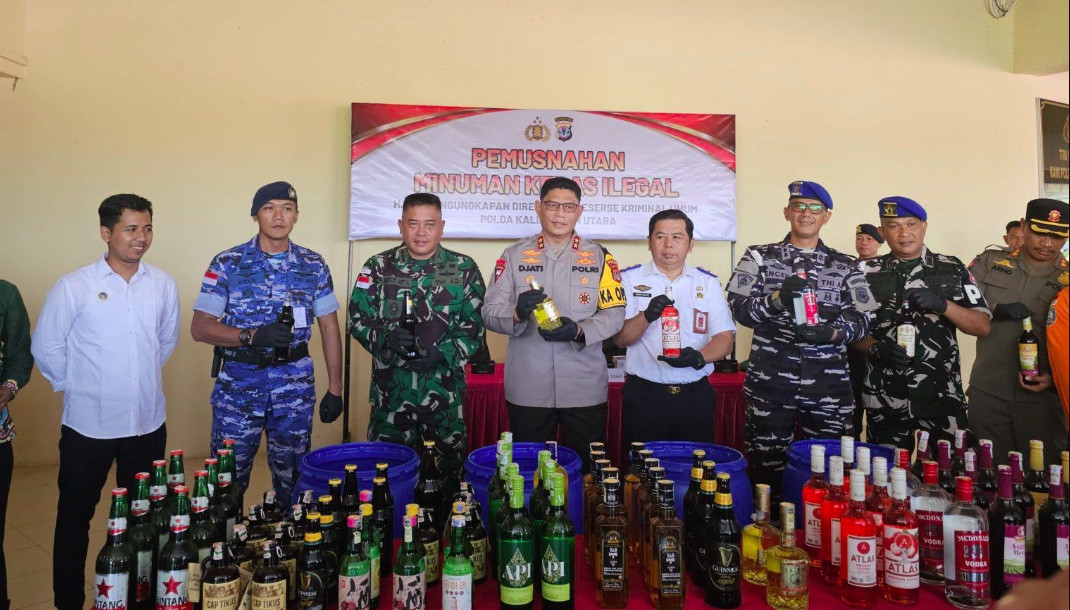 537 Botol Miras Ilegal Dimusnahkan, Polda Kaltara Perketat Pengawasan Jelang Nataru